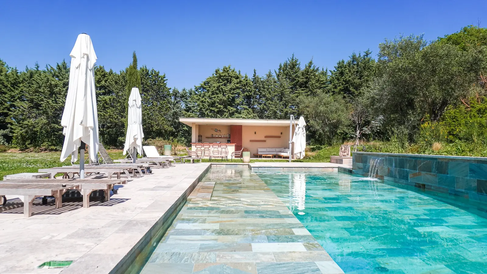 Villa S.